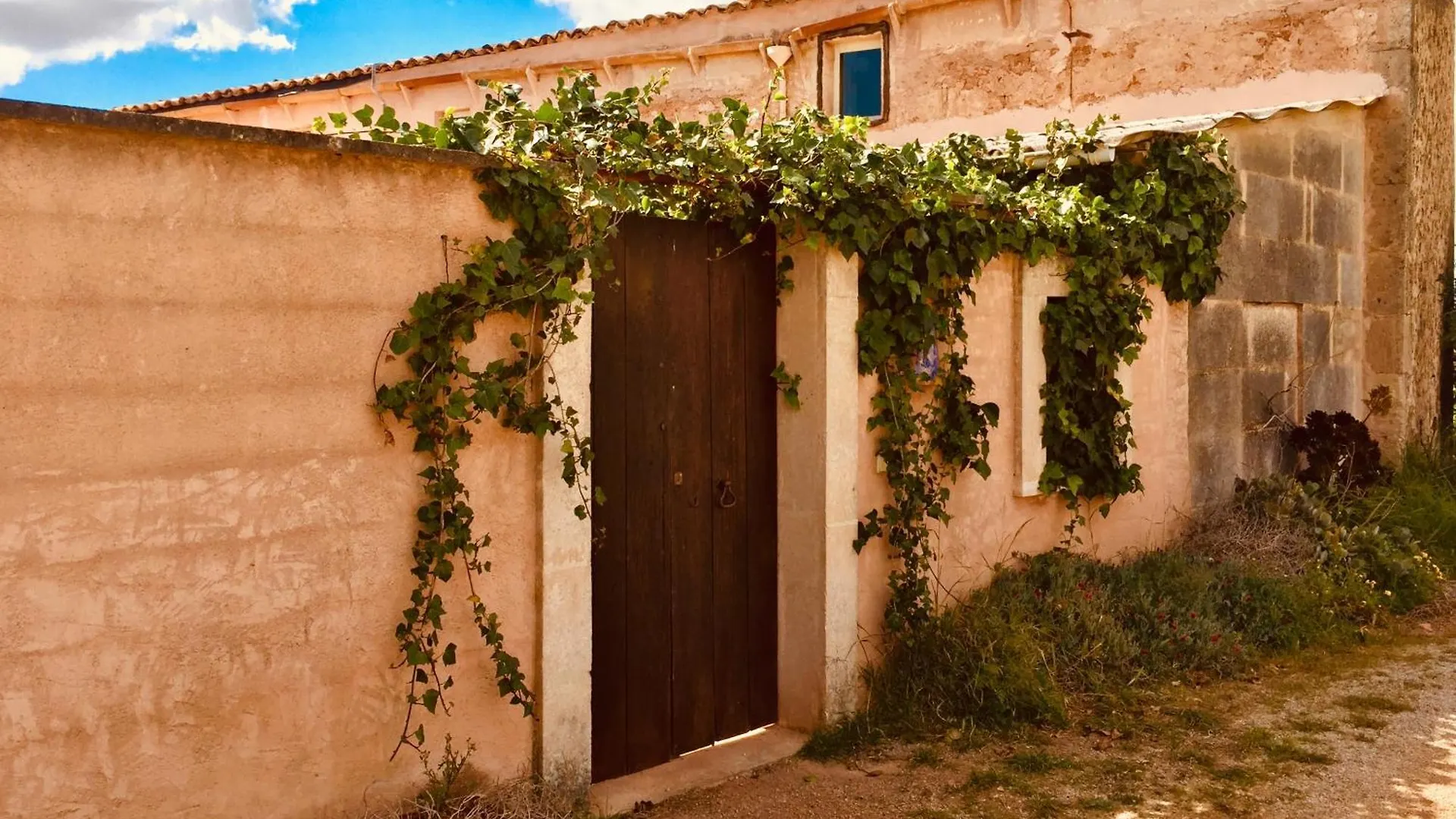 Arthouse Campos Mit Haus Galeria 110Qm Und Appartementhaus Mit Patio 30Qm Spain